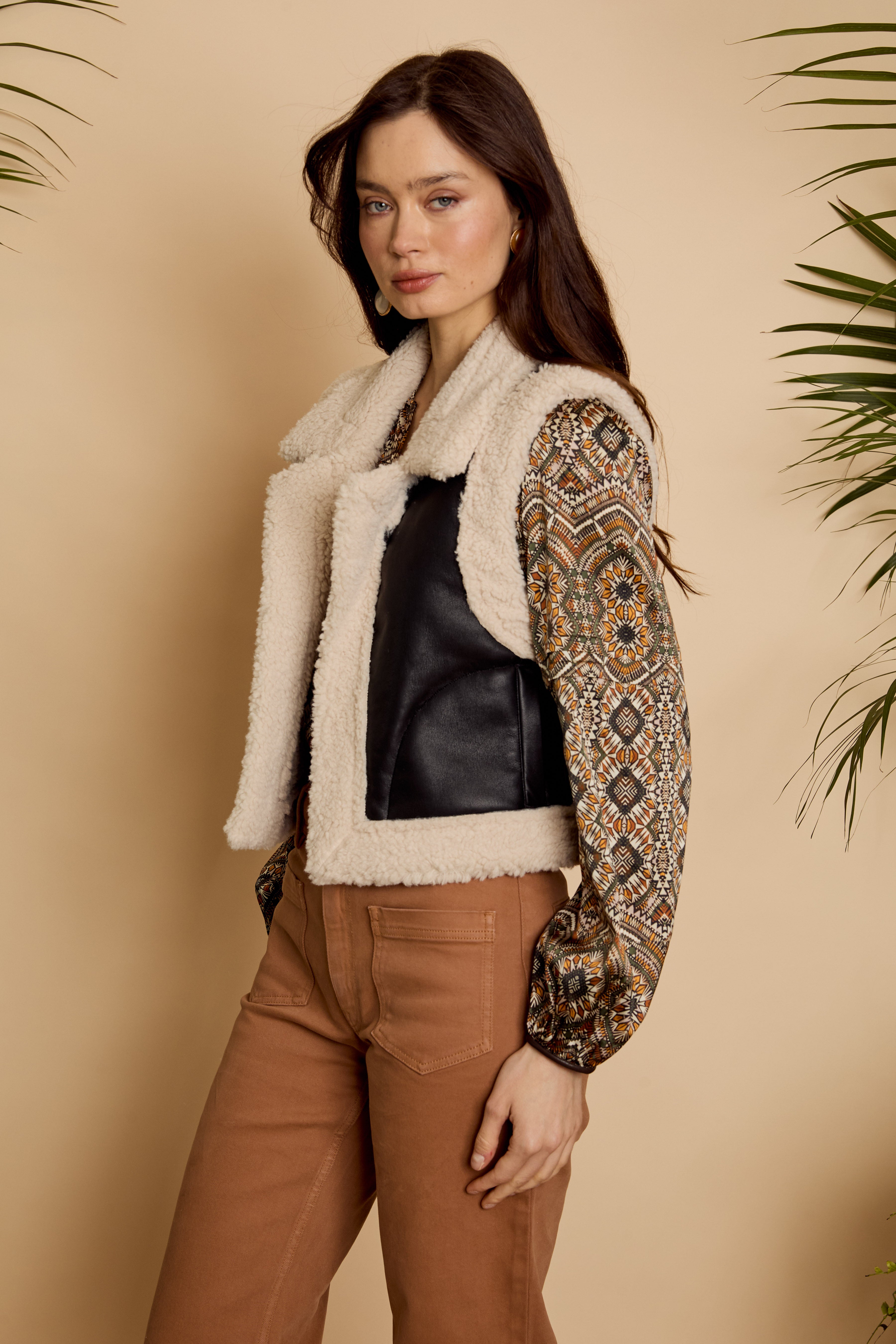 Cove Vest in Cream / Black