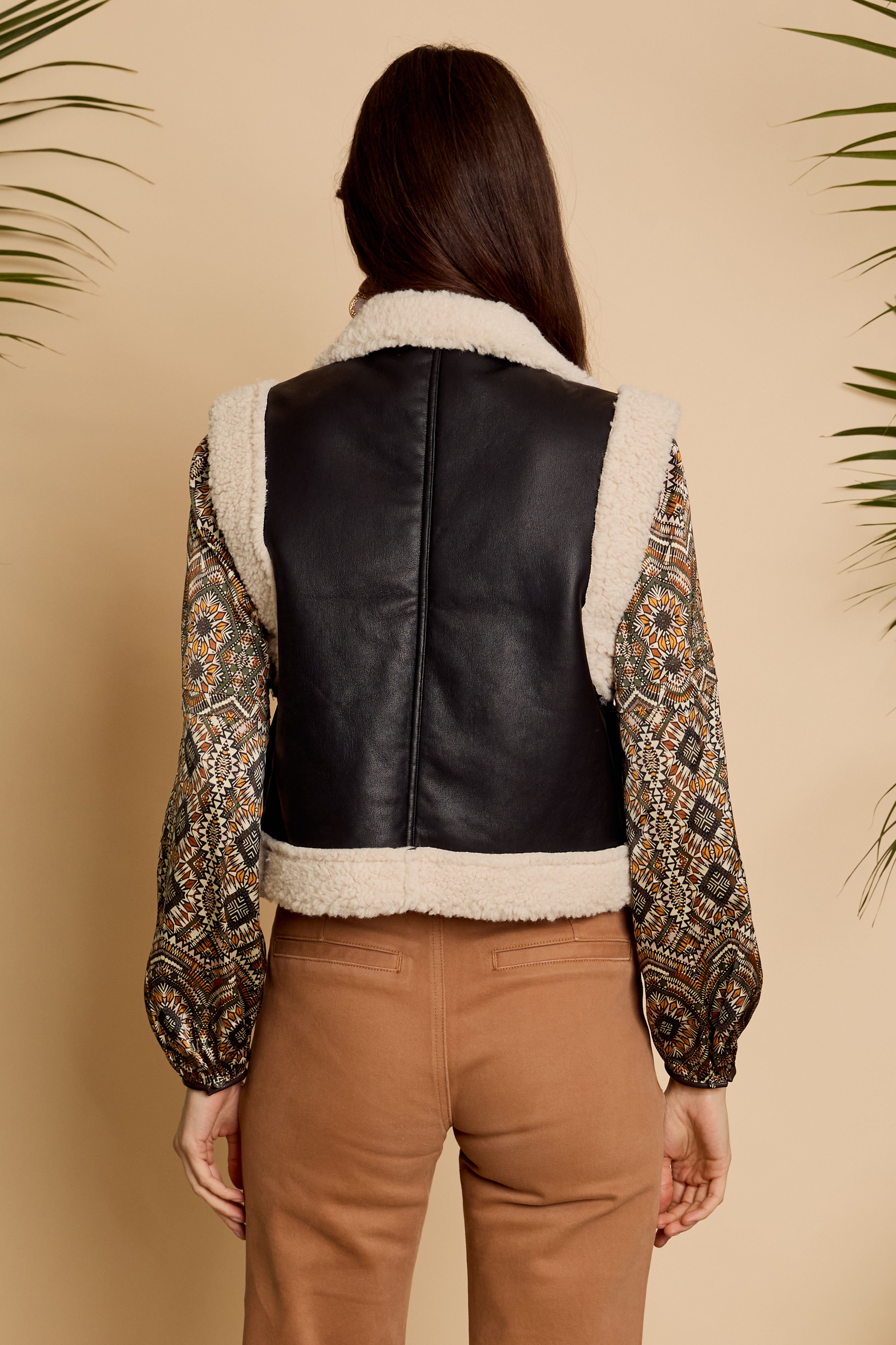 Cove Vest in Cream / Black