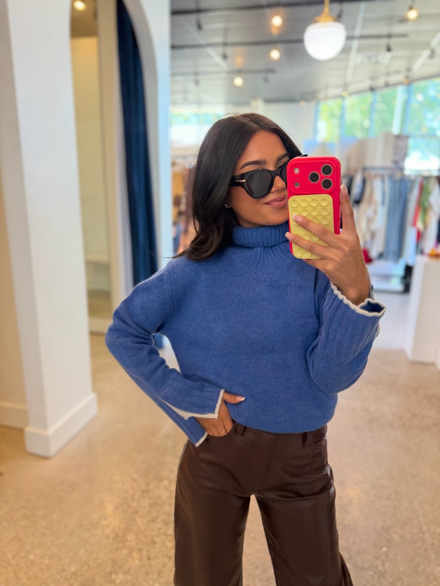 SPLIT CUFF HIGH NECK - Amor Lafayette