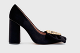 Black Fanny Pump