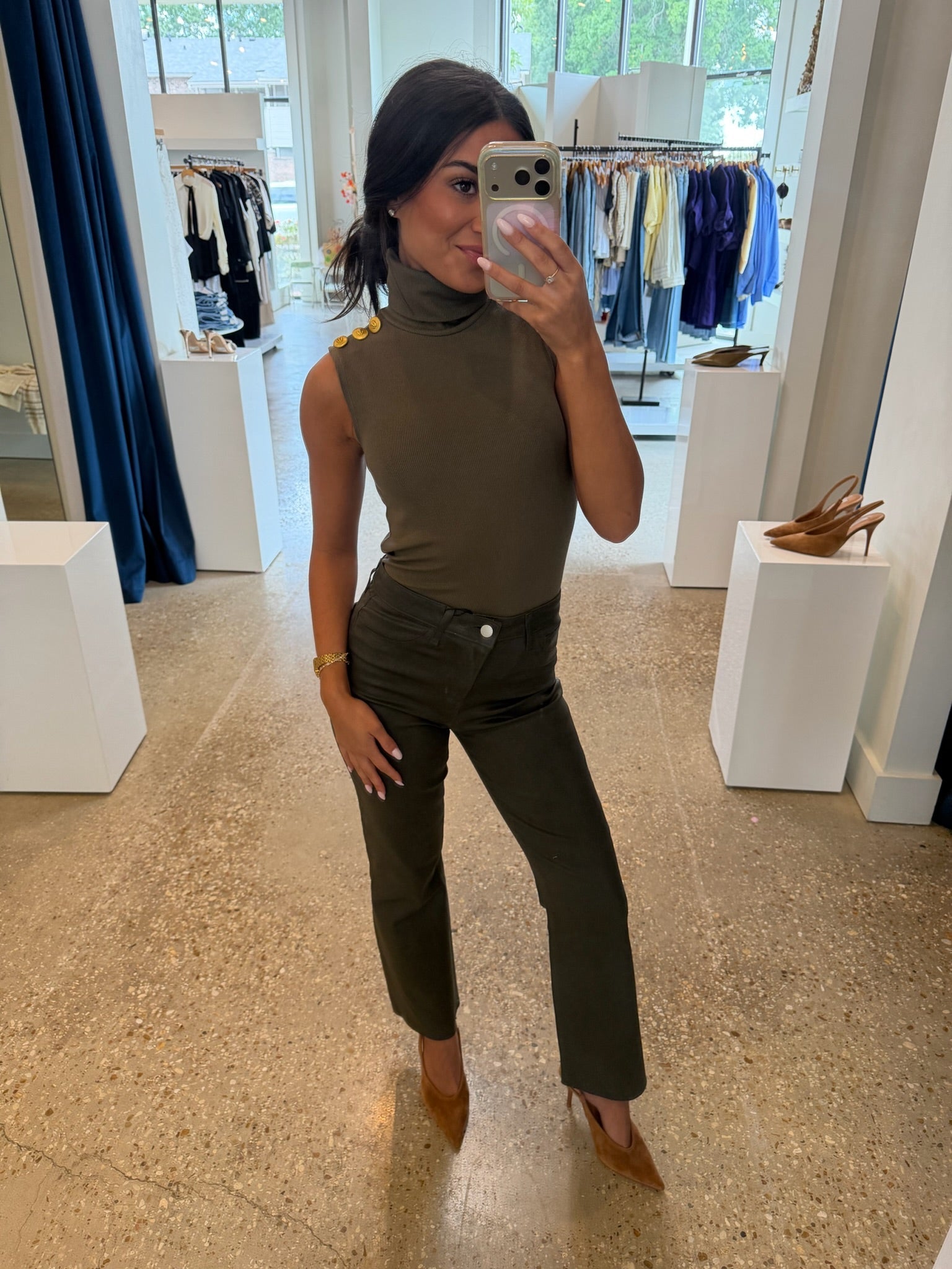 ASH OLIVE COATED KENDRA H/R CROP FLARE - Amor Lafayette