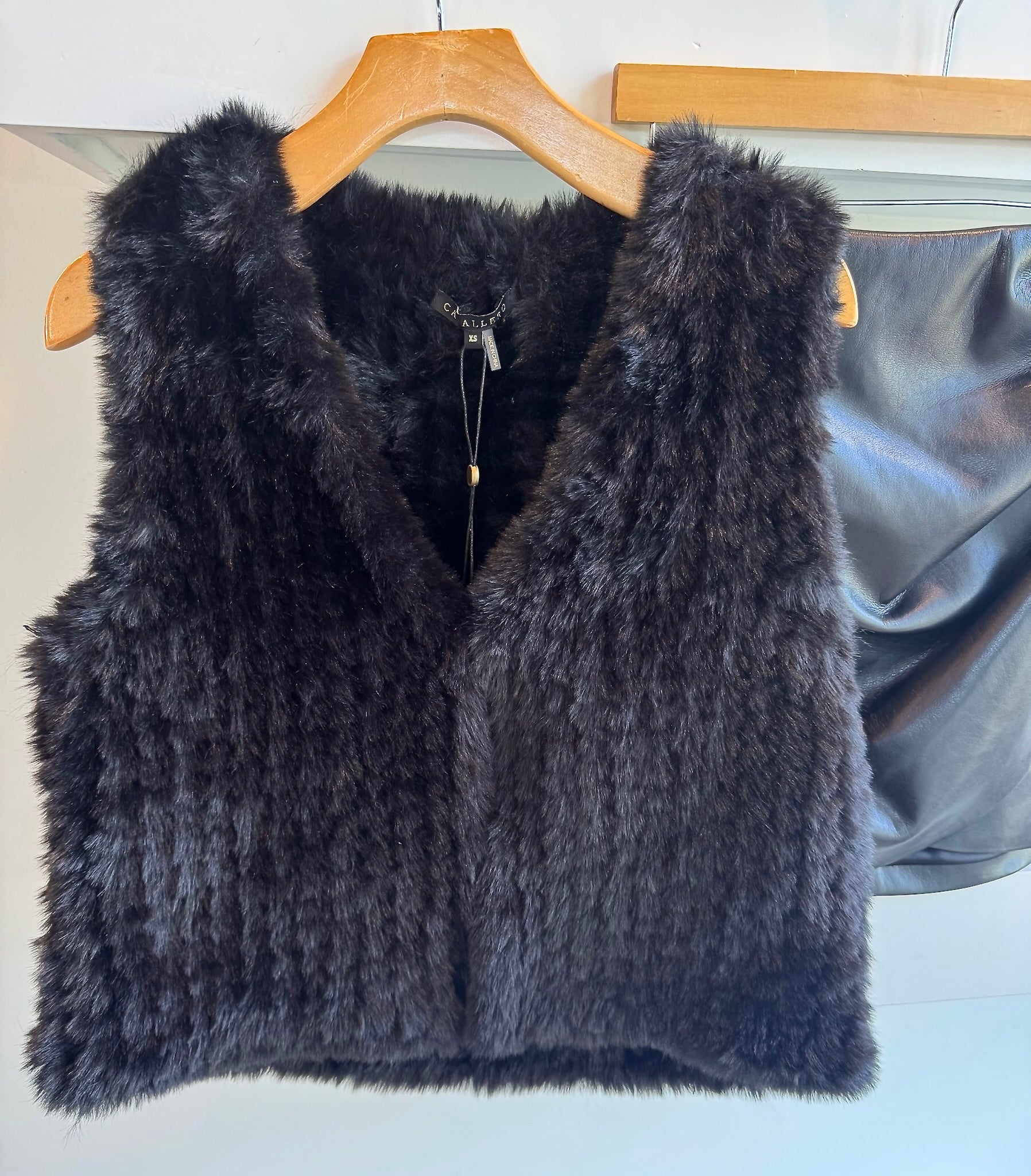 Black Faux Fur Ivanna Vest - Amor Lafayette