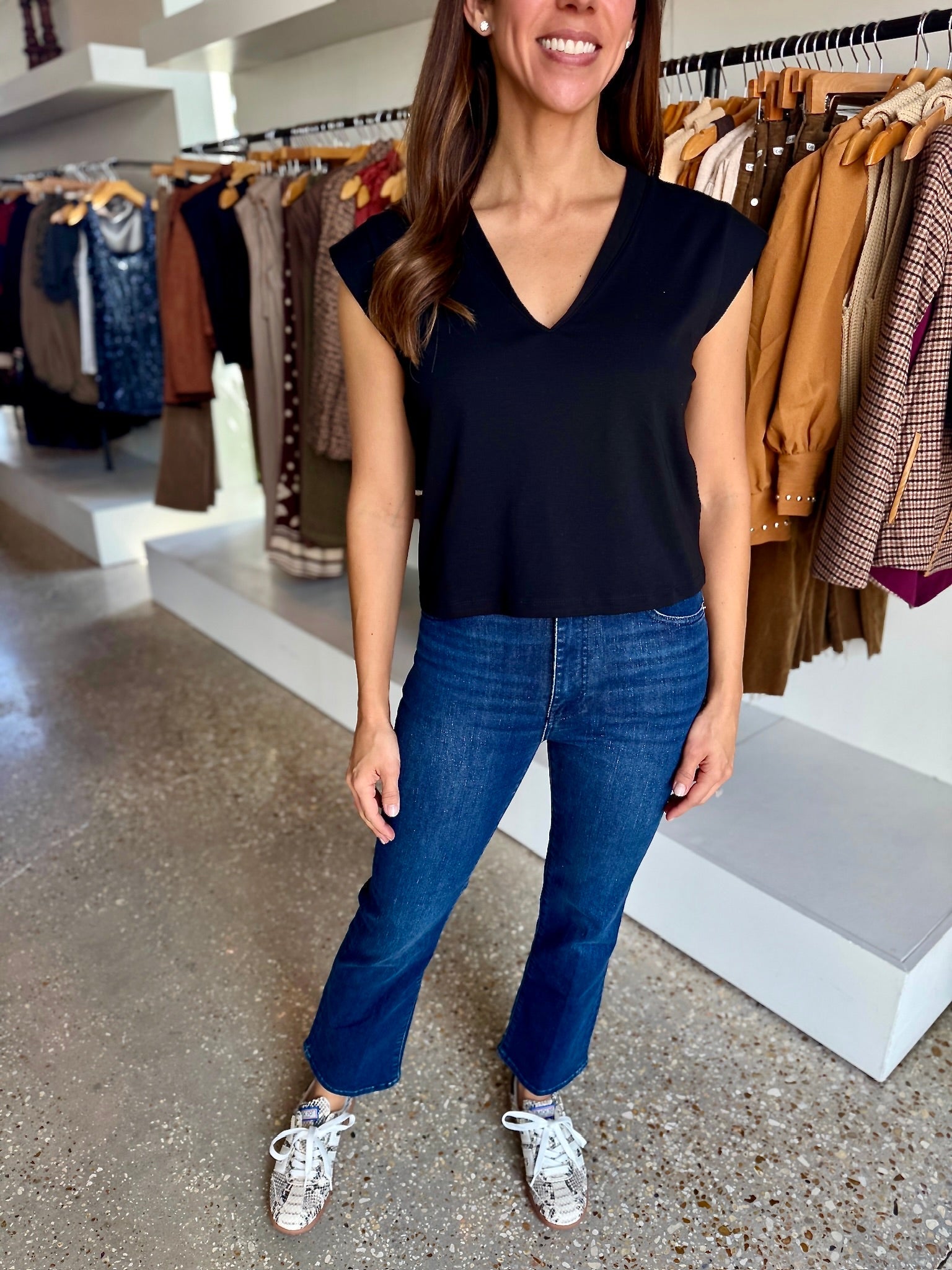 Black Gwynn Tee - Amor Lafayette