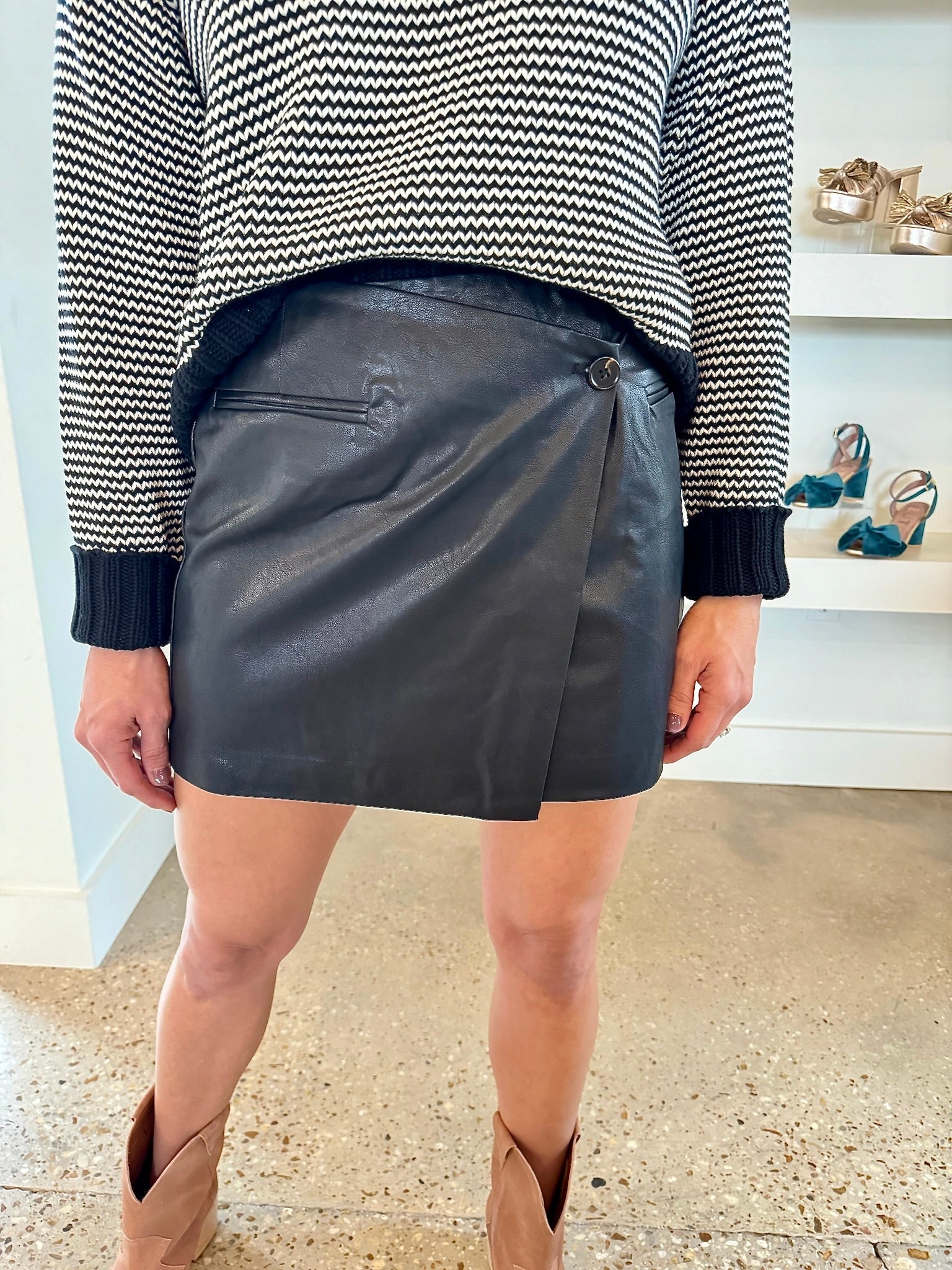 Black Lindsay Skirt - Amor Lafayette