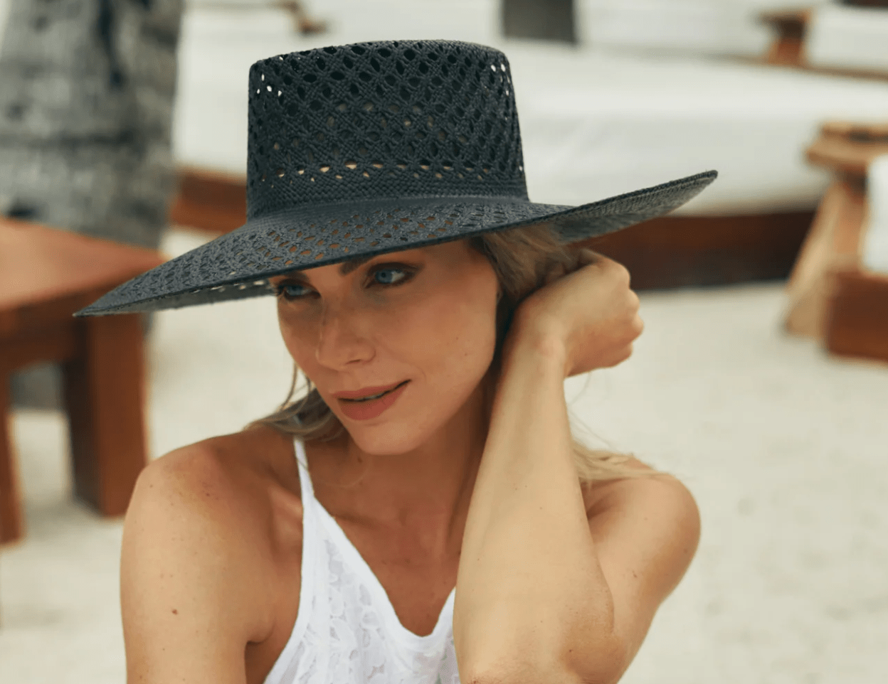 Black Ray Hat - Amor Lafayette