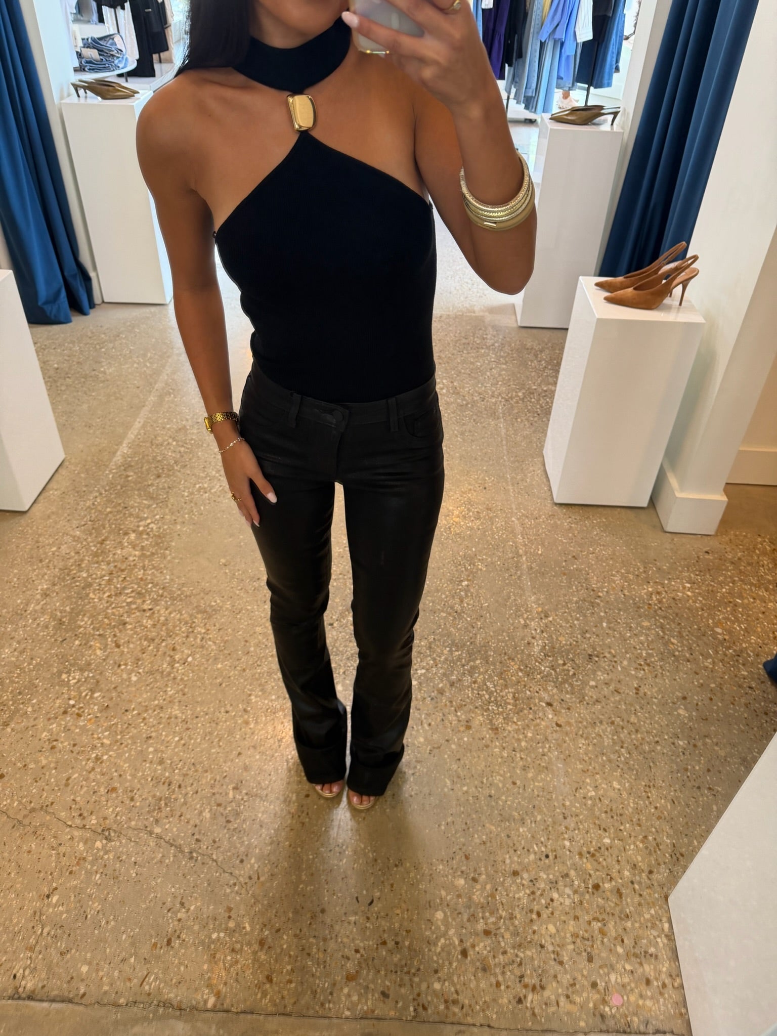 Black Renlen Halter Top - Amor Lafayette