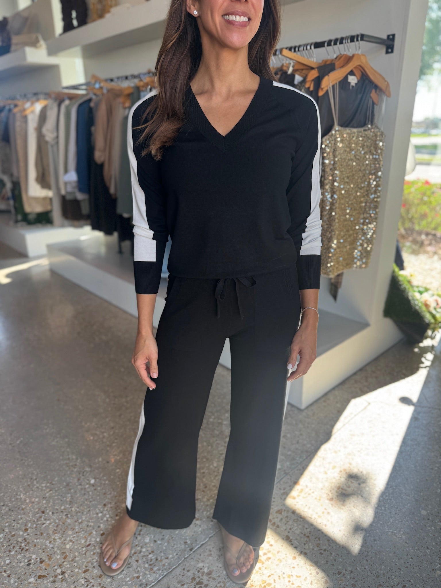 Black Single Stripe Full Leg Pant - Amor Lafayette