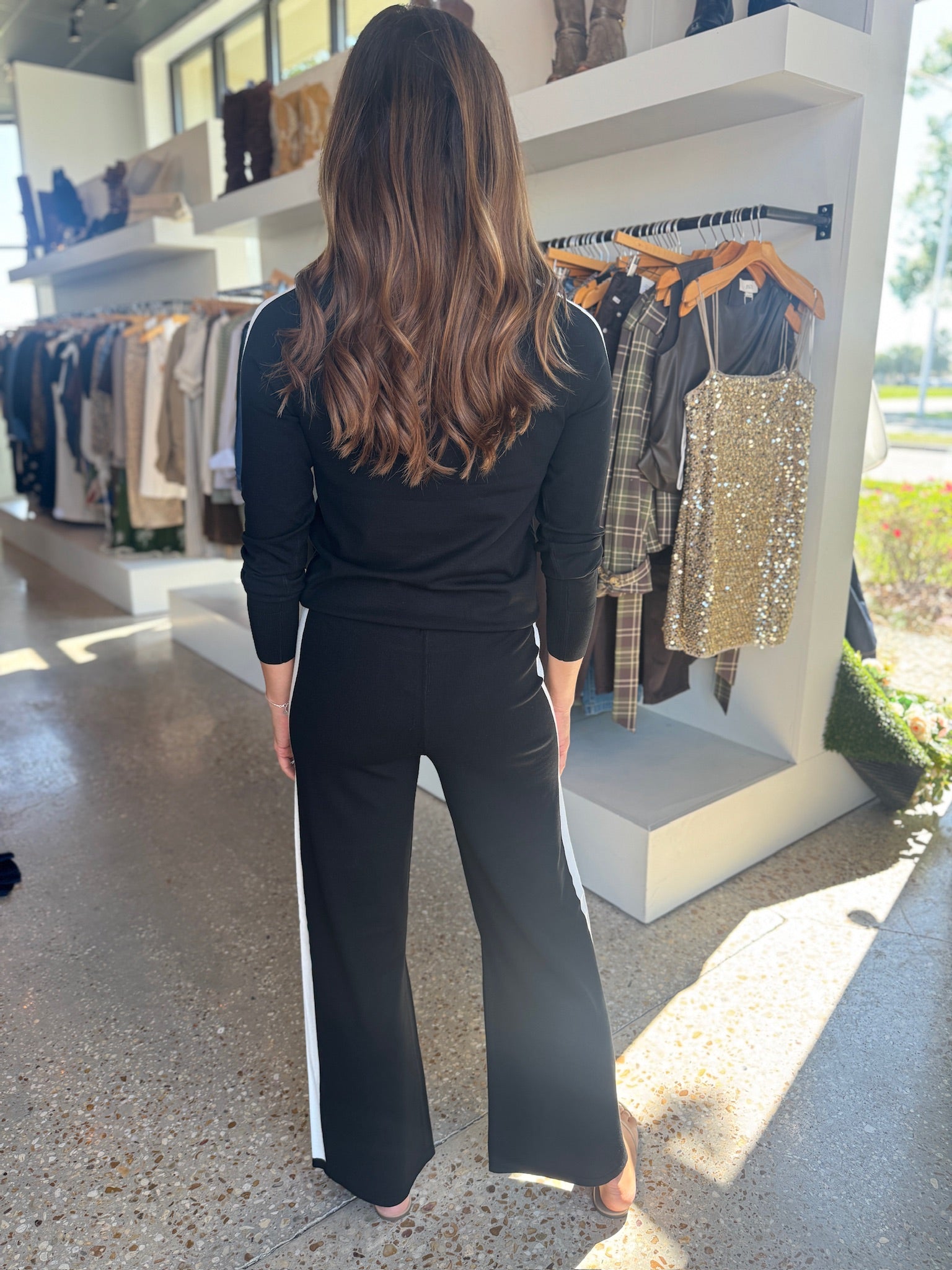 Black Single Stripe Full Leg Pant - Amor Lafayette