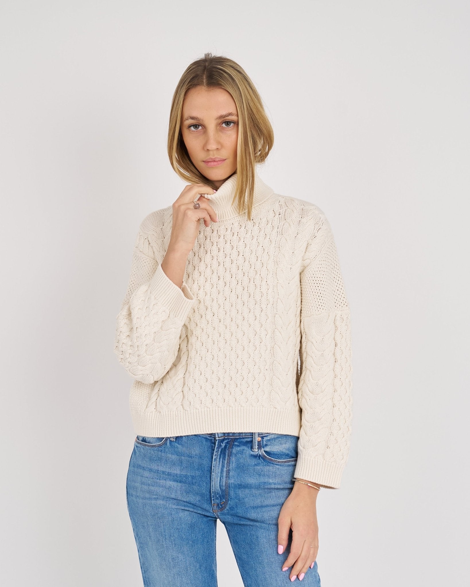 CALLIE ECRU COTTON CABLE TURTLENECK - Amor Lafayette