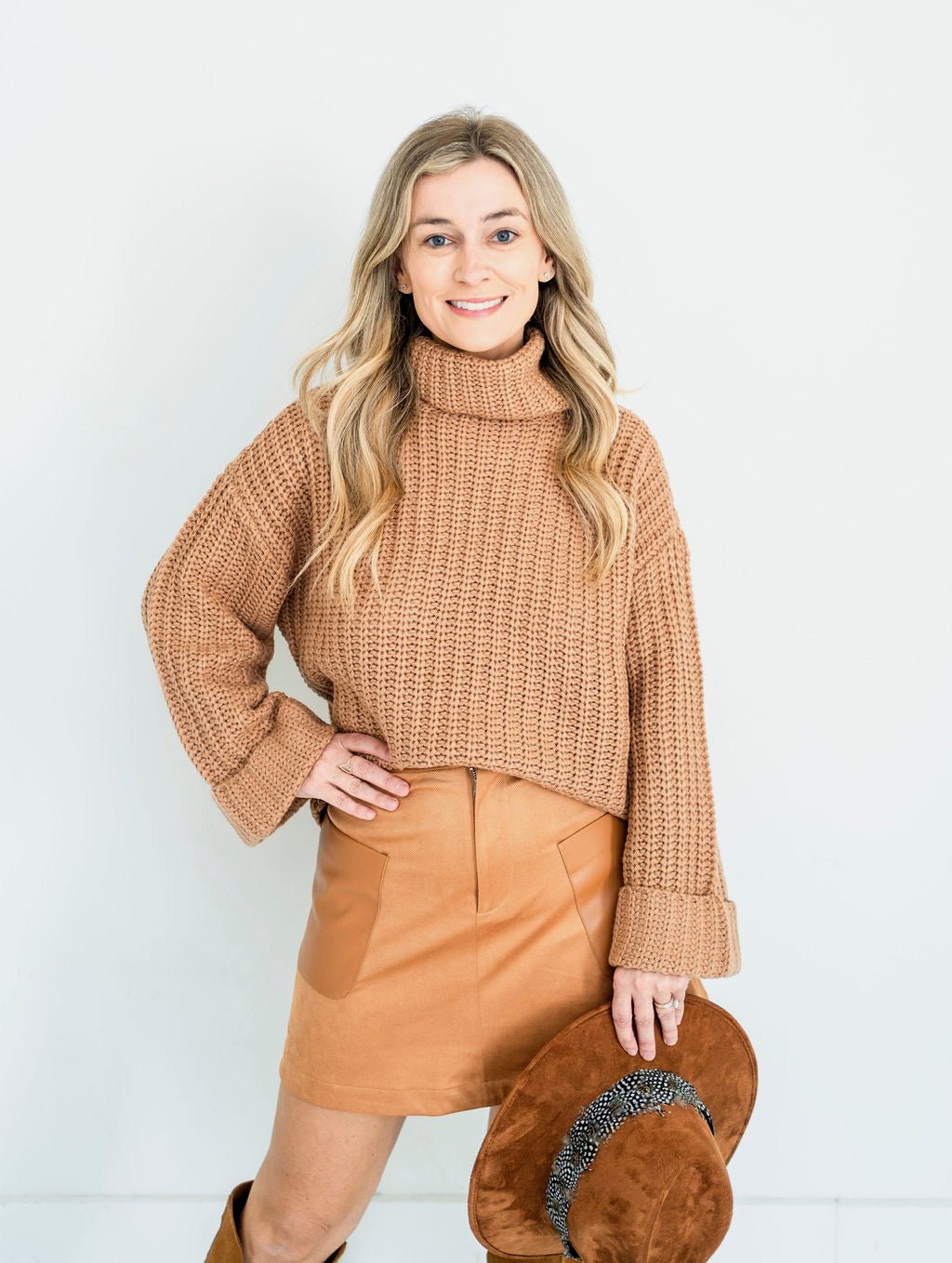 Cinnamon Vida Sweater - Amor Lafayette