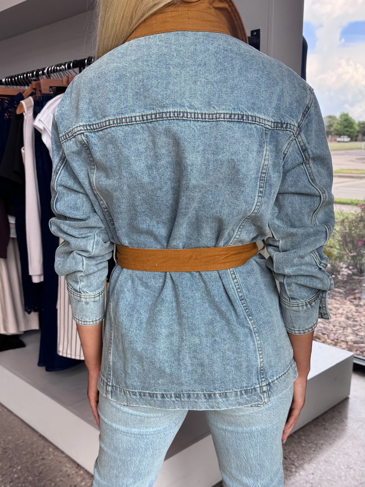 Contrast Collar Denim Jacket - Amor Lafayette