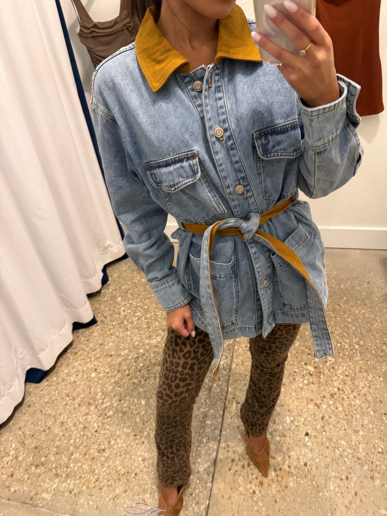 Contrast Collar Denim Jacket - Amor Lafayette