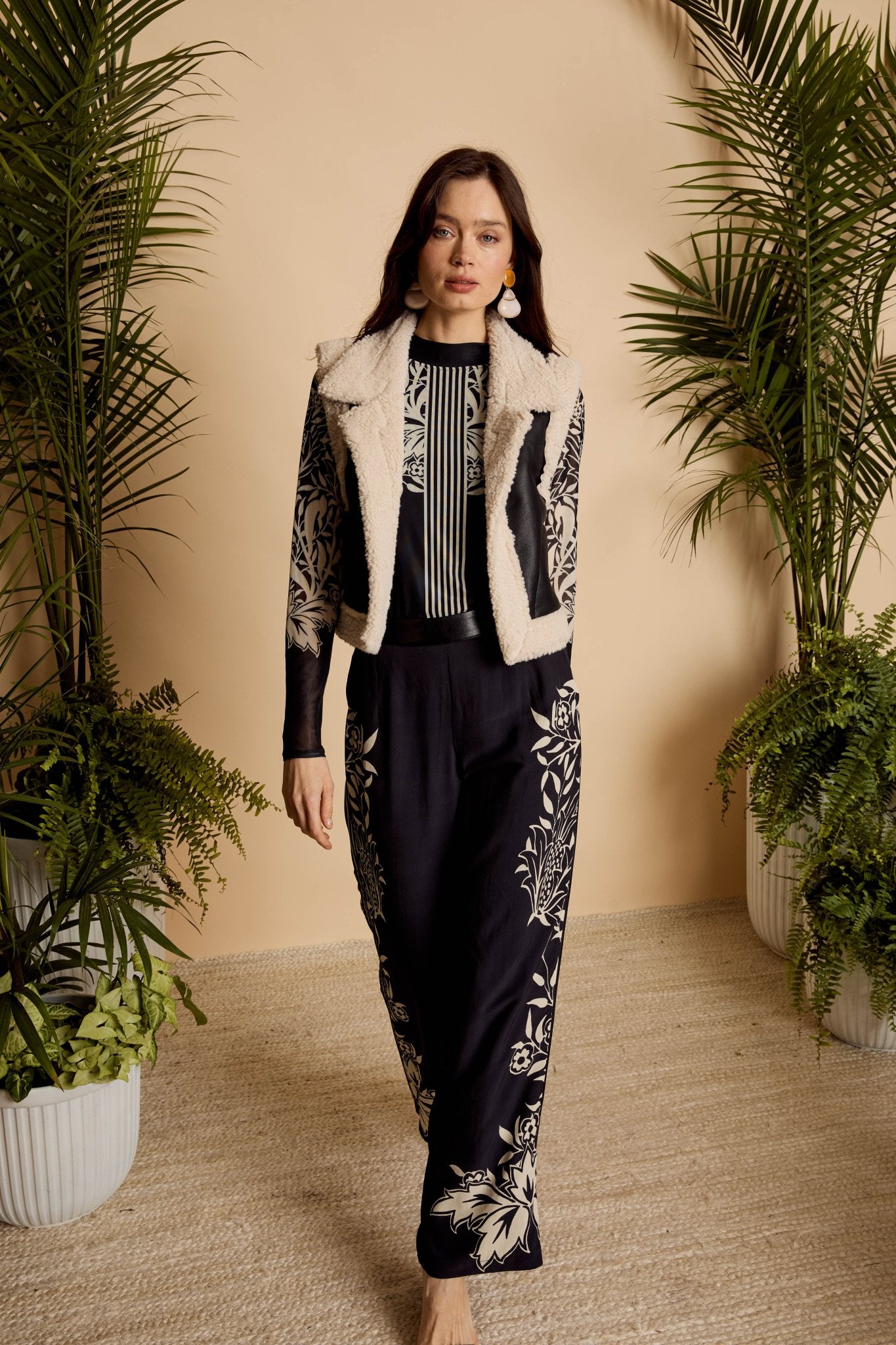 Cove Vest in Cream / Black - Amor Lafayette