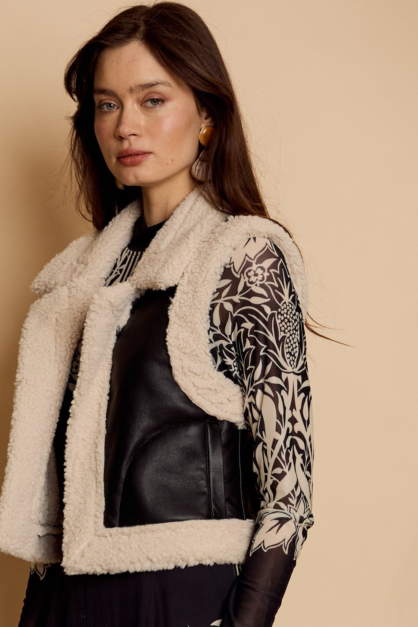 Cove Vest in Cream / Black - Amor Lafayette