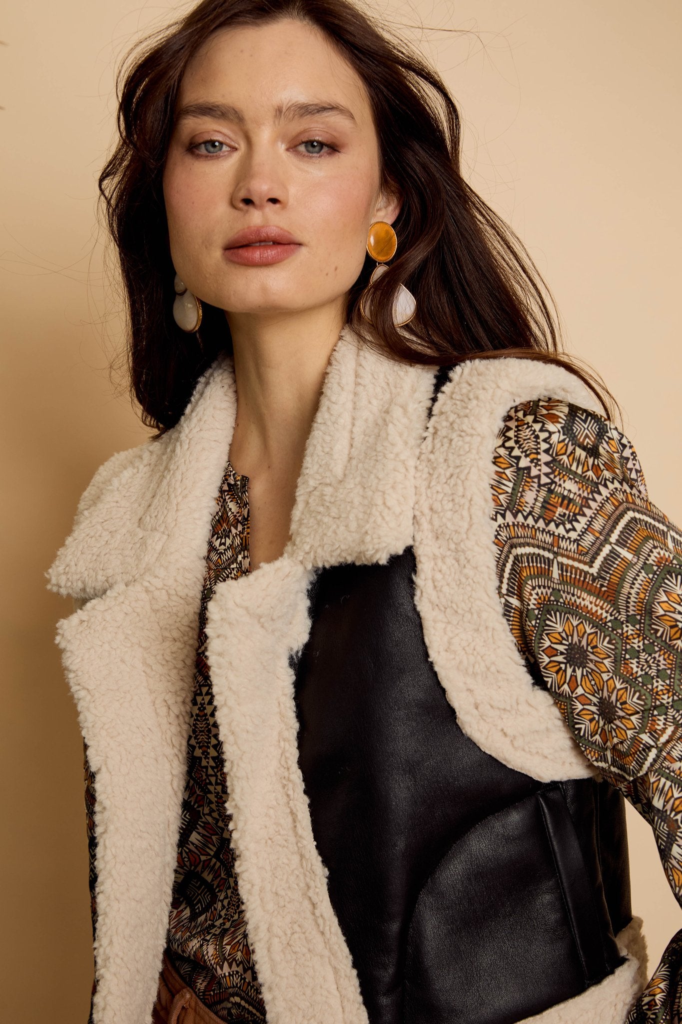 Cove Vest in Cream / Black - Amor Lafayette