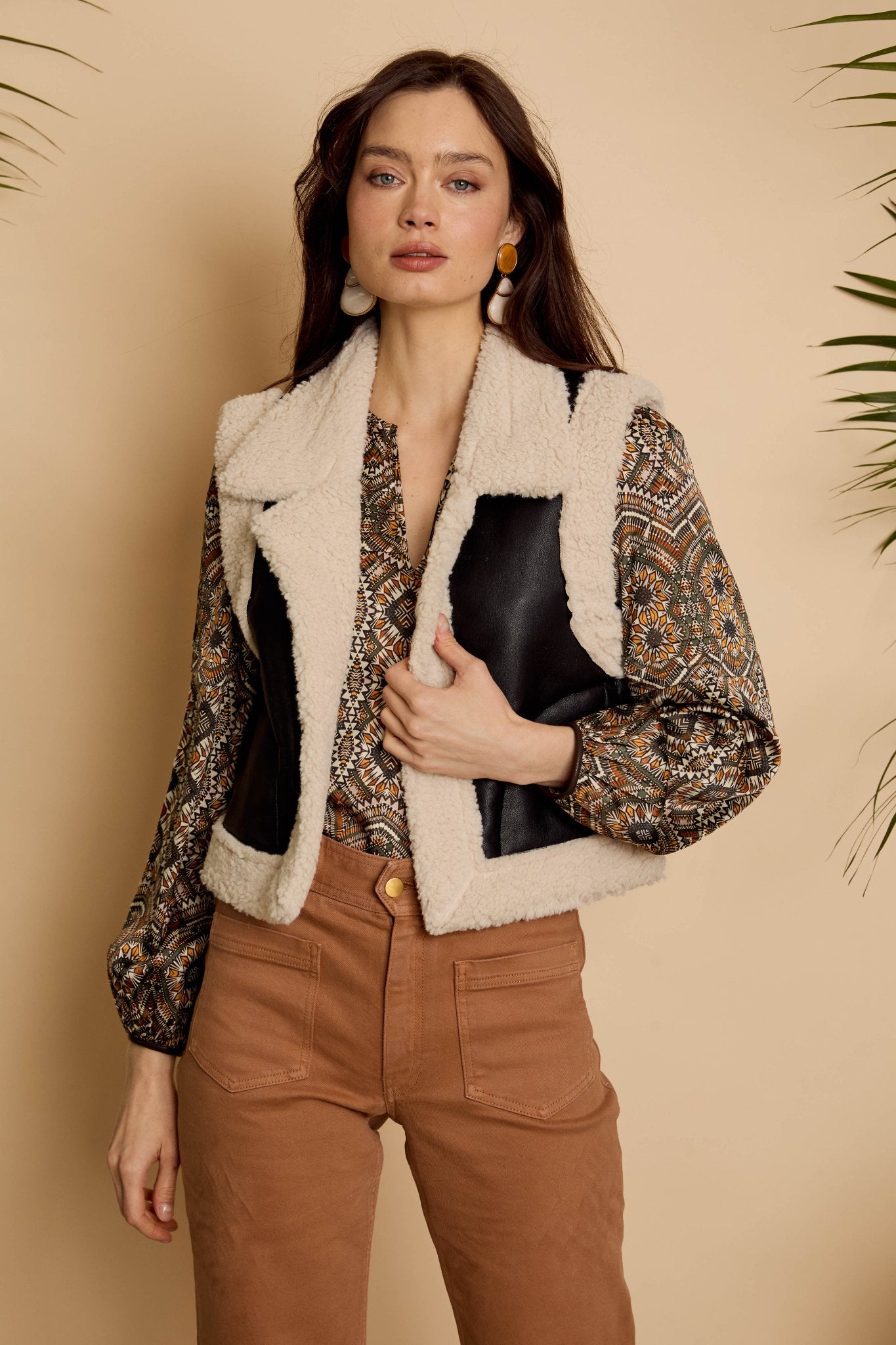 Cove Vest in Cream / Black - Amor Lafayette