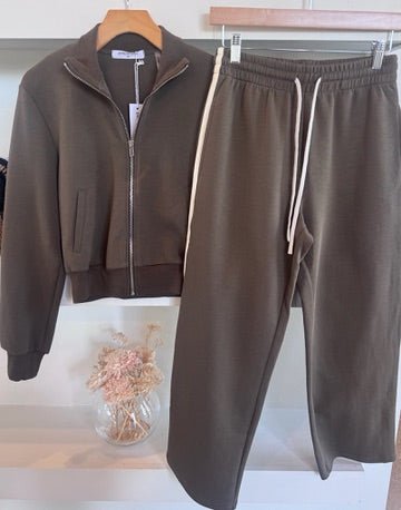 Dark Olive claud travel track pant - Amor Lafayette