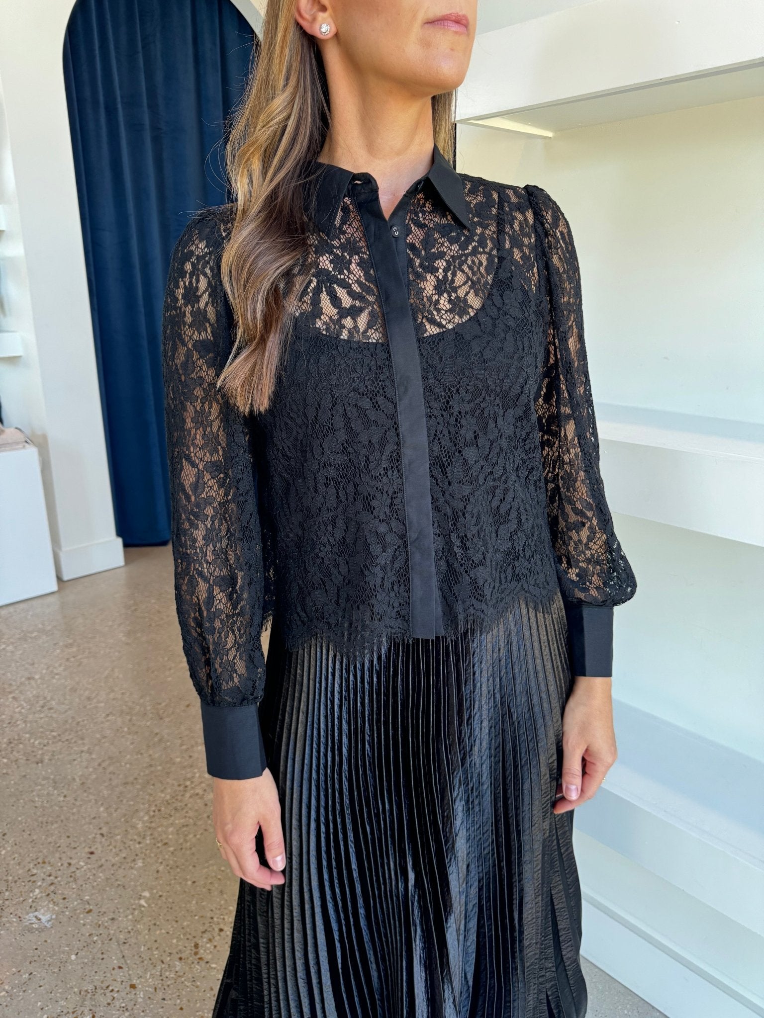 Emmie Black Lace Top - Amor Lafayette