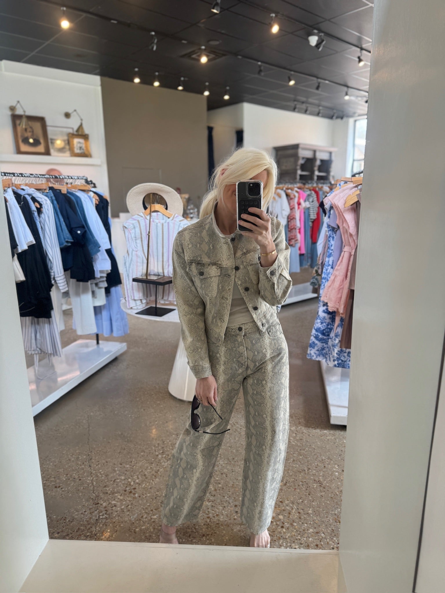 Miro Long 29 In Python - Amor Lafayette