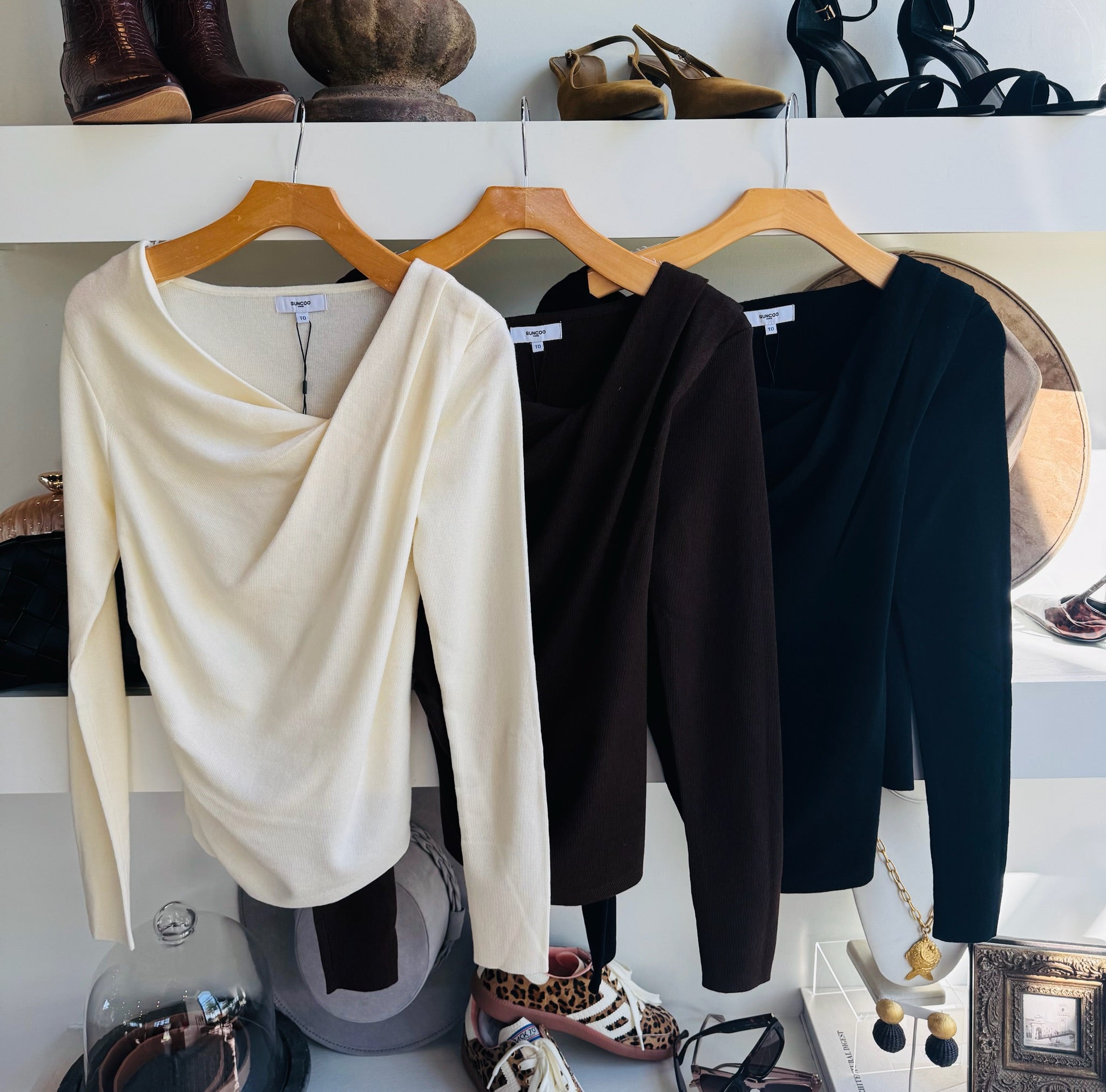 Noir Pleor Sweater - Amor Lafayette