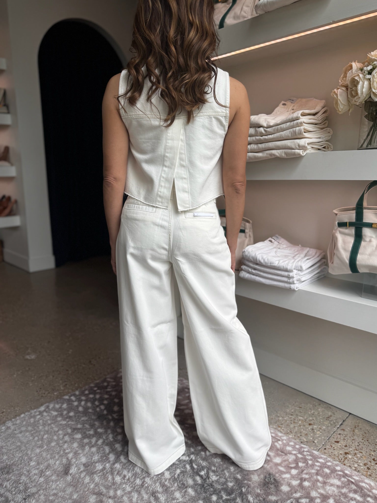 Off White Rue Crop Pop Over Swing Top Crop - Amor Lafayette