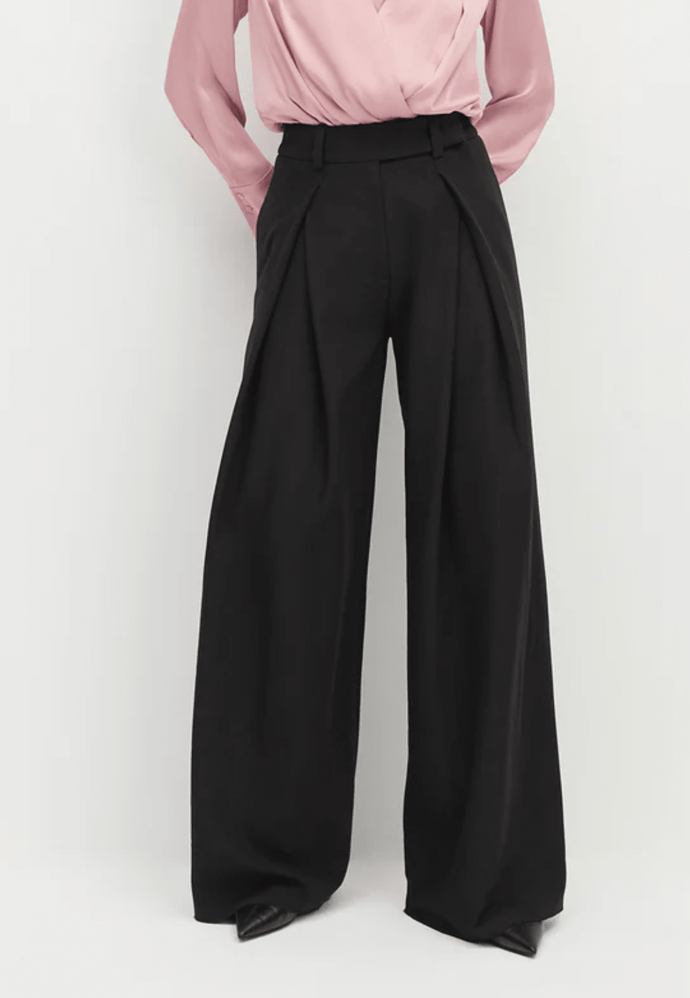 Pleats for Days Pant Petite in Black - Amor Lafayette