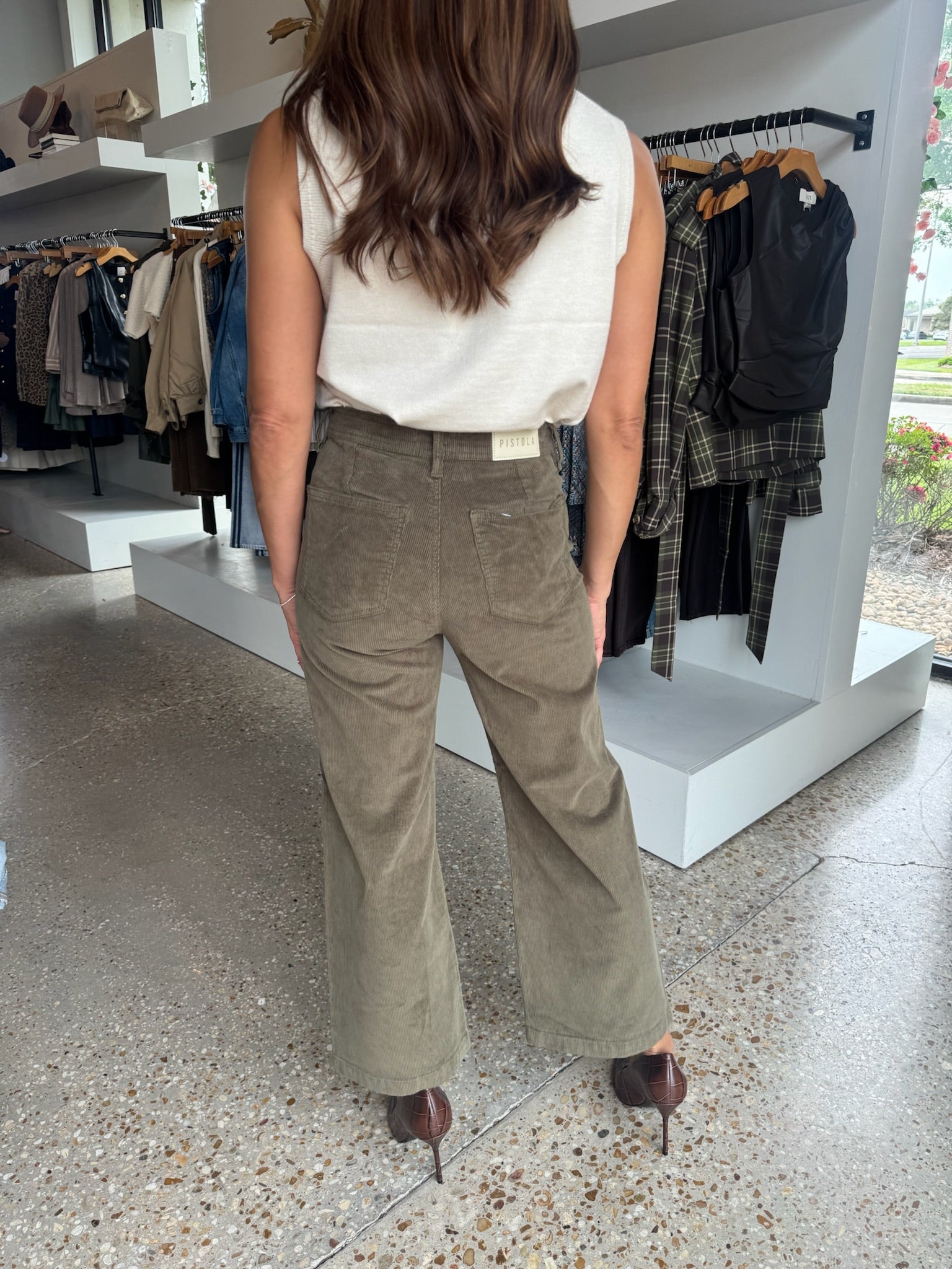 Sequoia Penny Crop - Amor Lafayette