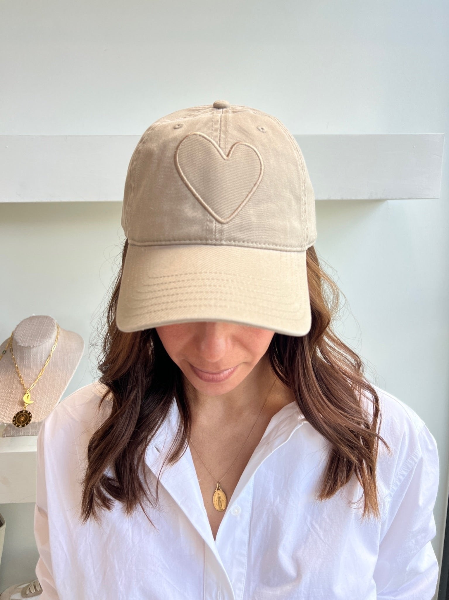 Taupe Imperfect Heart Hat - Amor Lafayette