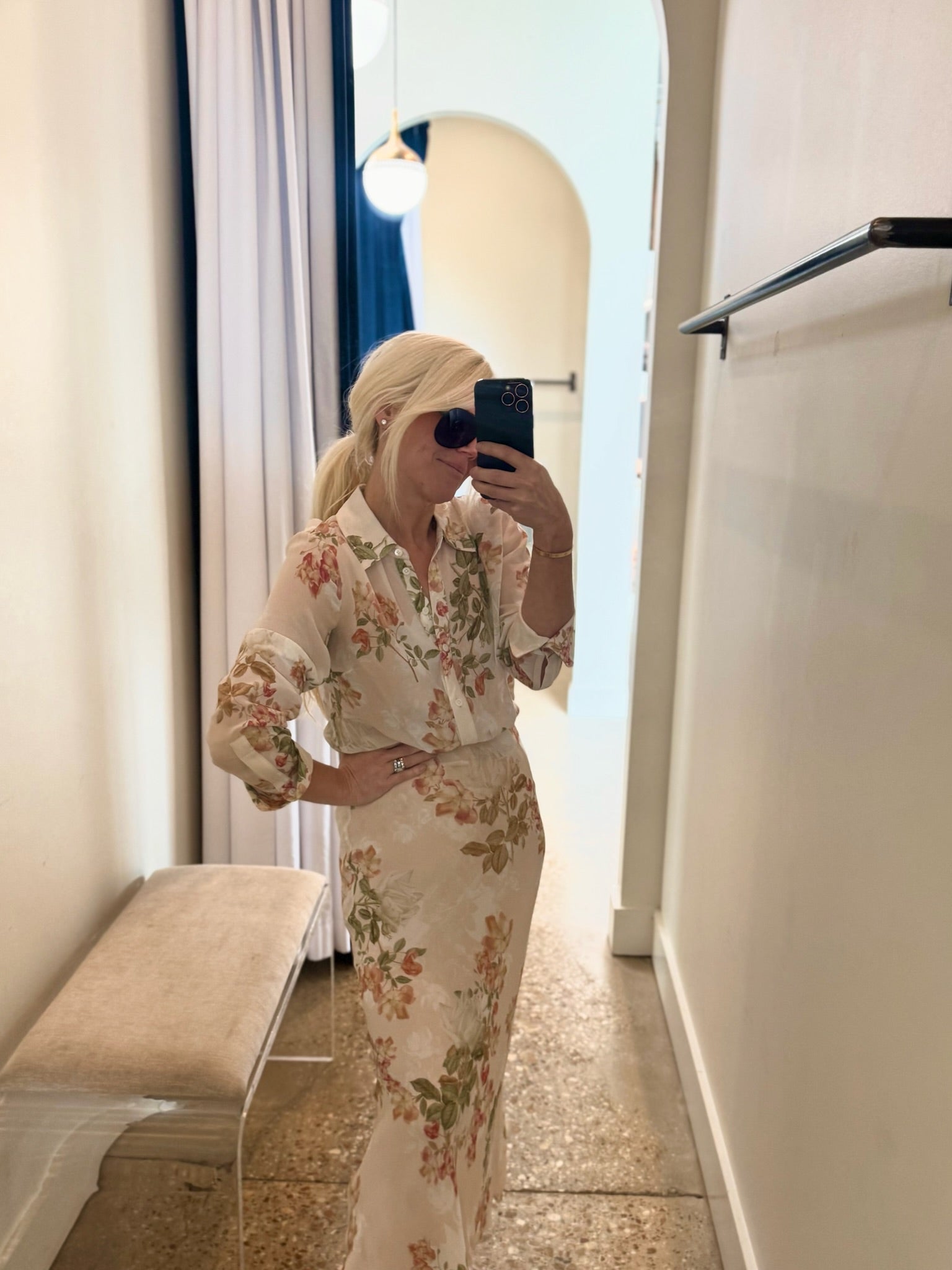 The Bailey Blouse Light Peach - Amor Lafayette