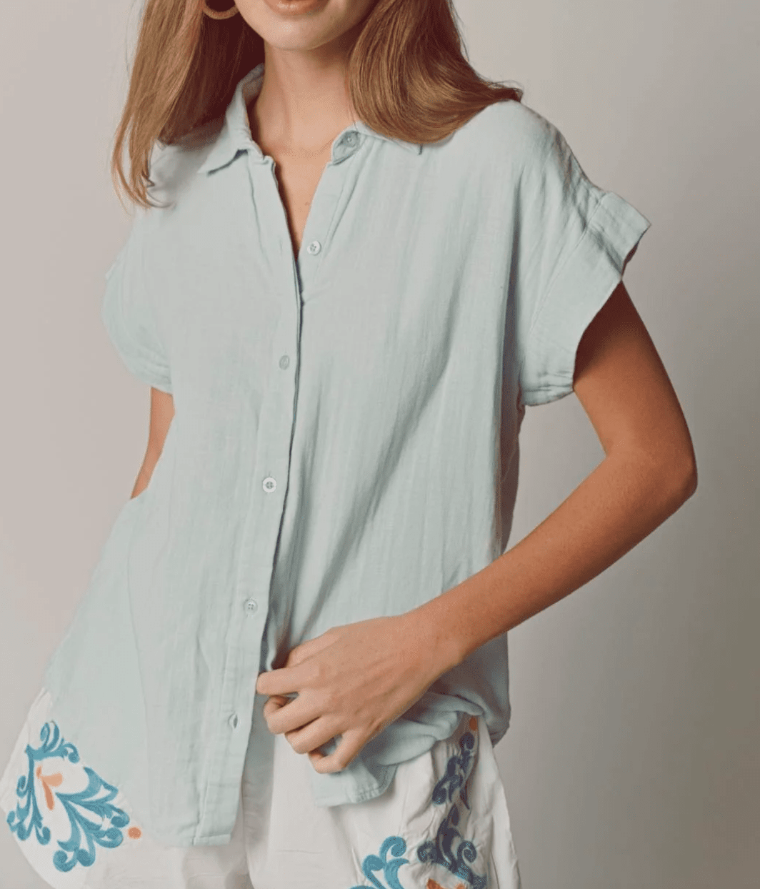 The SS Boyfriend Shirt in Cotton Sky Blue - Amor Lafayette