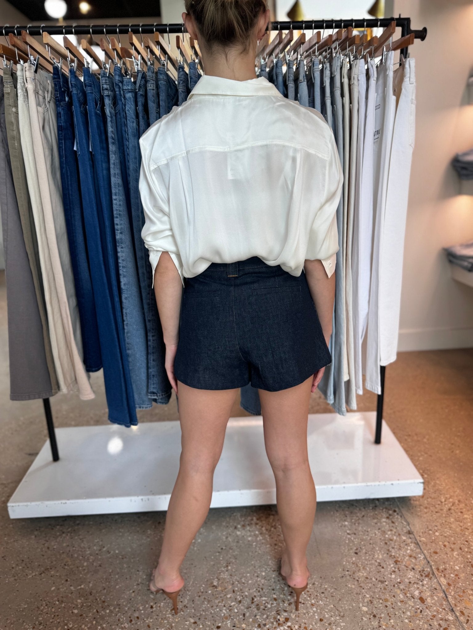 THE STRUCTURAL SHORT - Amor Lafayette