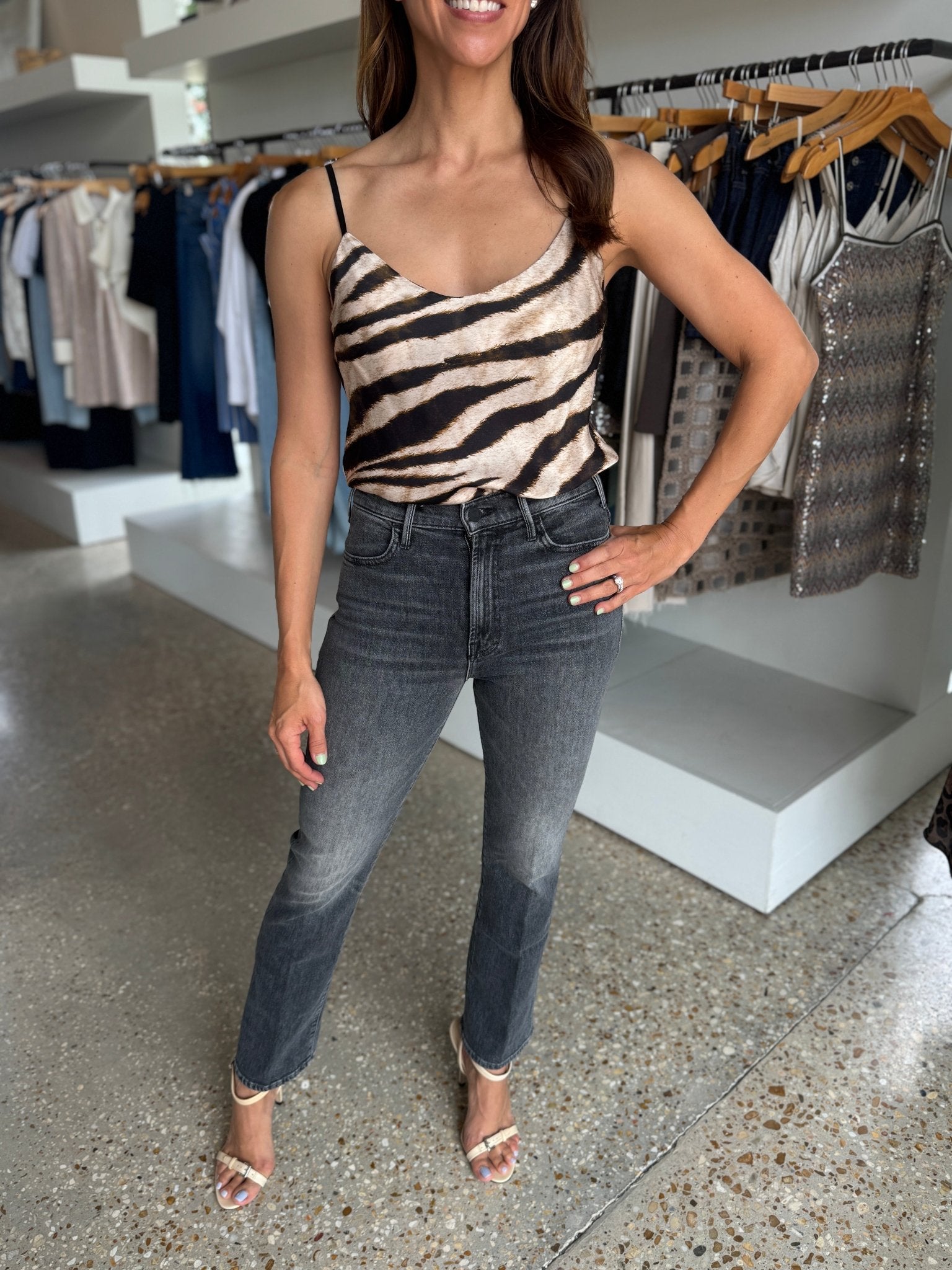 Under The Bleachers Hustler Flood - Amor Lafayette