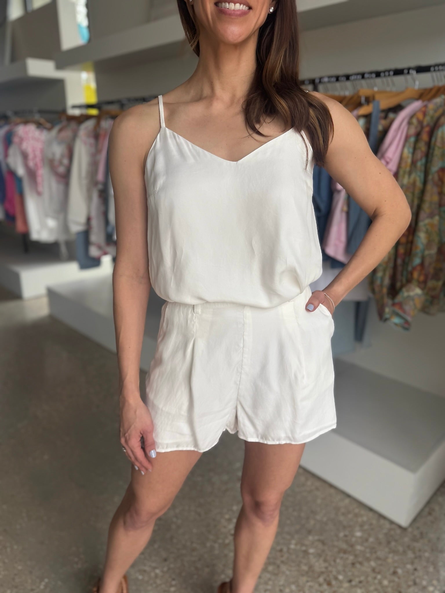 White Heritage Pleated Shorts - Amor Lafayette