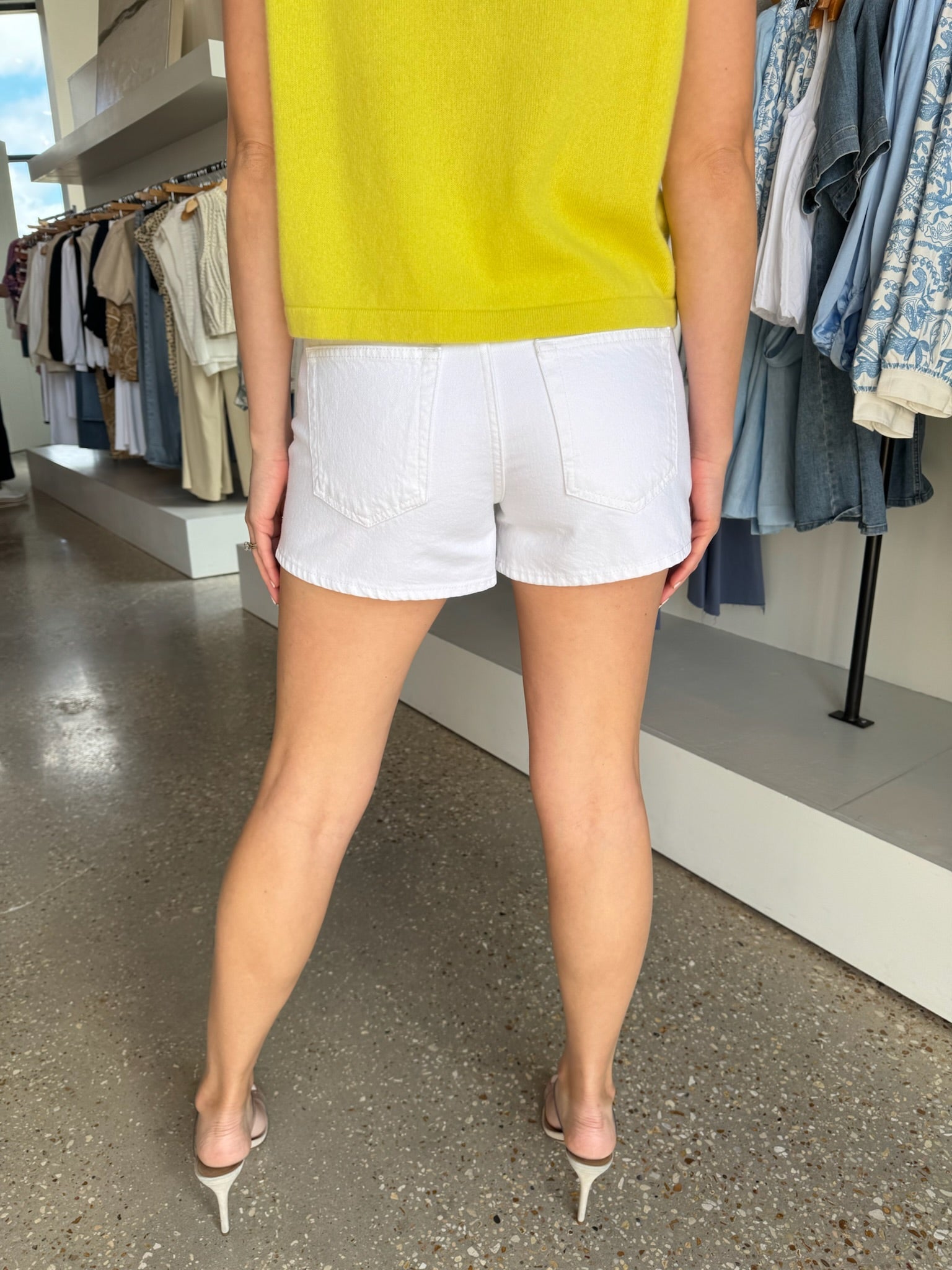 White The Hang Short - Amor Lafayette